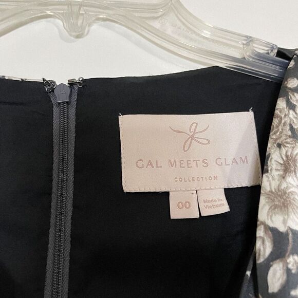 GAL MEETS GLAM Gray floral cap sleeve A- line Dress size 00 - Picture 3 of 5